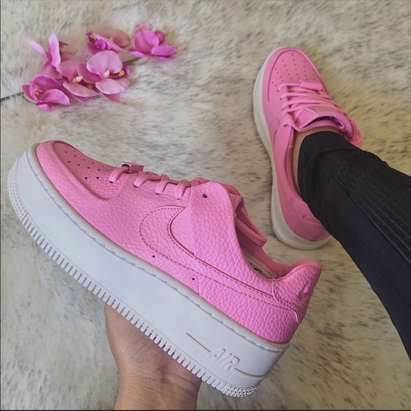 Nike Shoes - NWT🍭 Rare Nike Air Force 1 Sage Pink 5W